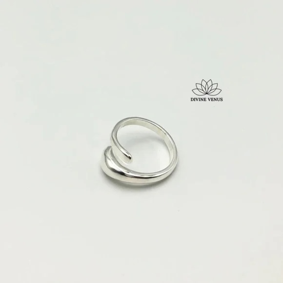 Classic Ring - Picture 3 of 11